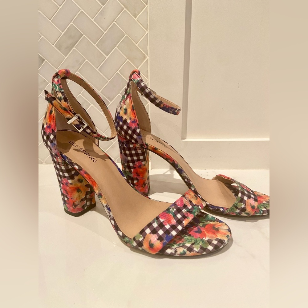 Fun Floral Spring Sandal - Picture 4 of 9